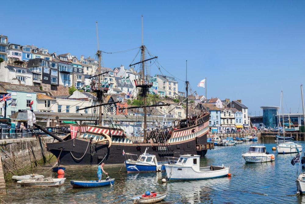 Sea La Vie- Cosy, Modern, Harbourside Views Appartement Brixham Buitenkant foto