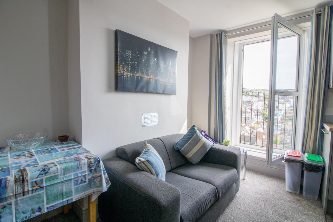 Sea La Vie- Cosy, Modern, Harbourside Views Appartement Brixham Buitenkant foto