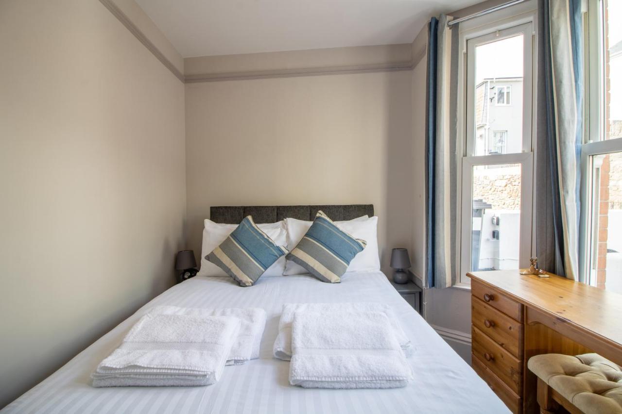 Sea La Vie- Cosy, Modern, Harbourside Views Appartement Brixham Buitenkant foto